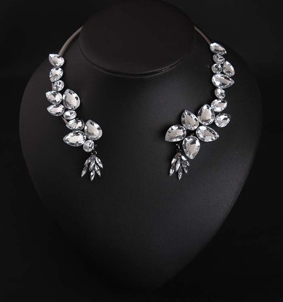 Colier blând de damă în mai multe modele