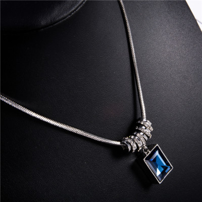 Colier de volum de dama in diferite modele