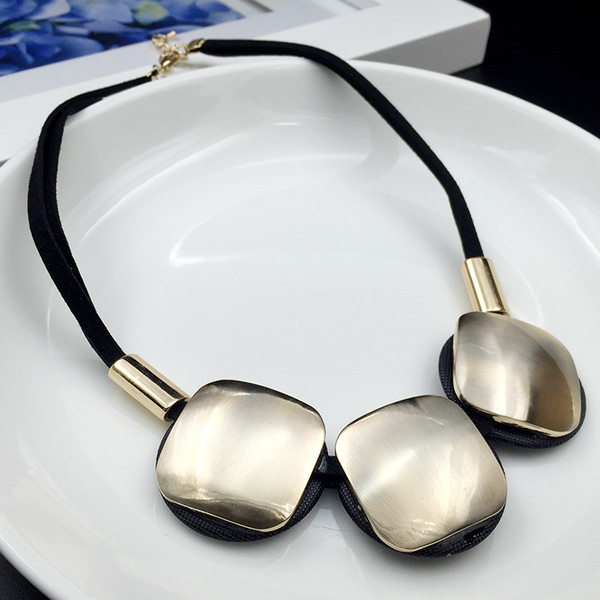 Colier modern de dama cu pietre mari