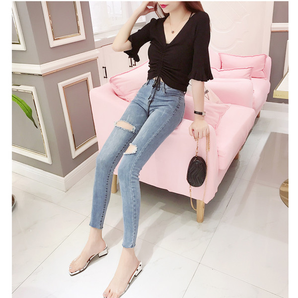 Дамски елегантни дънки с висока талия и накъсани мотиви