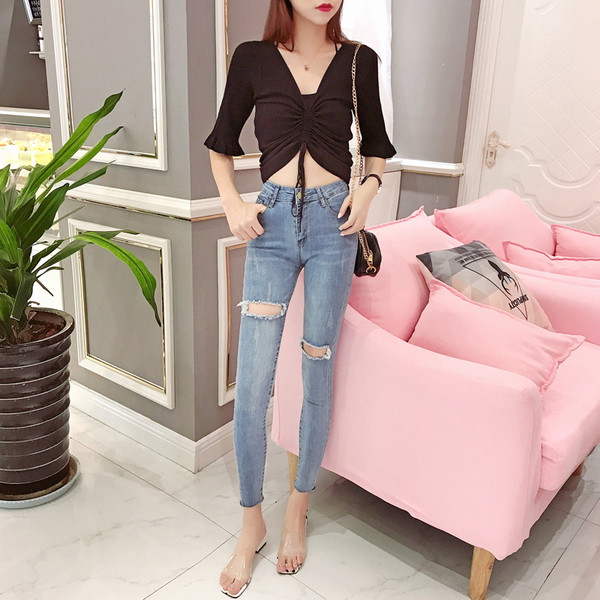 Дамски елегантни дънки с висока талия и накъсани мотиви