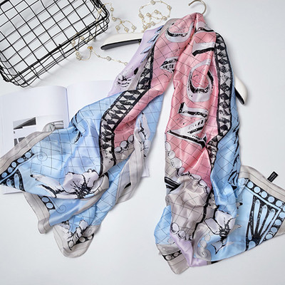 Gyengéd női sál többféle modellben