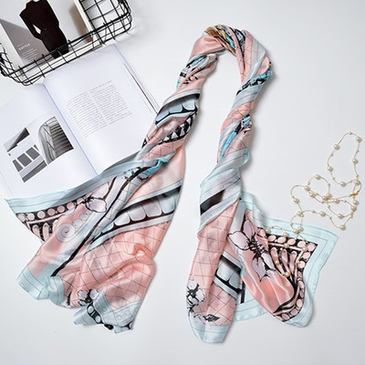 Gyengéd női sál többféle modellben