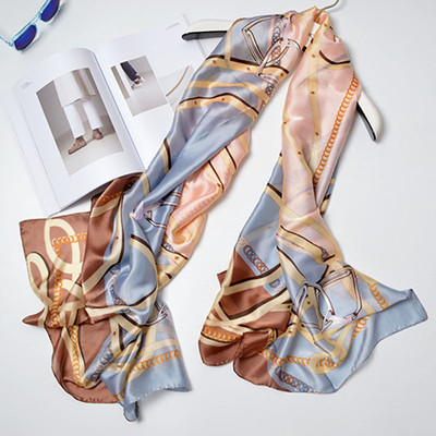 Gyengéd női sál többféle modellben