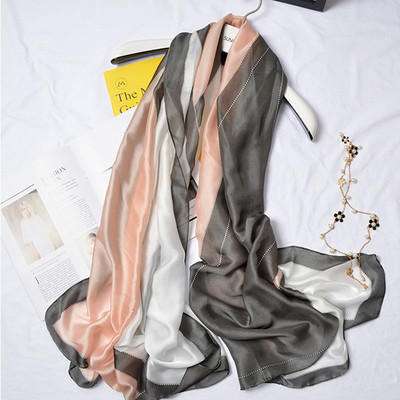 Gyengéd női sál többféle modellben