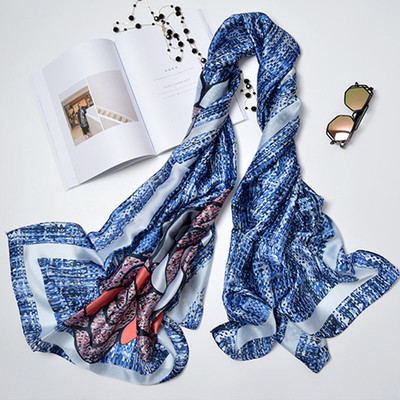 Gyengéd női sál többféle modellben