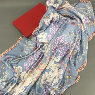 Gyengéd női sál többféle modellben