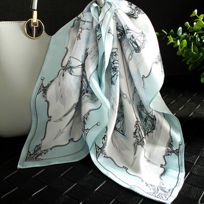 Női kis sál különböző díszítéssel