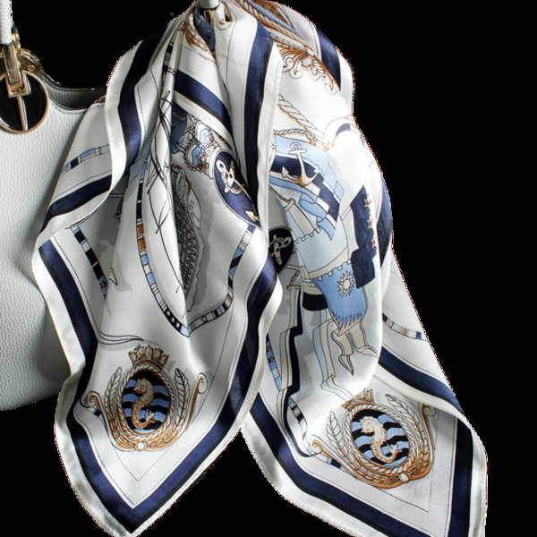 Női kis sál különböző díszítéssel