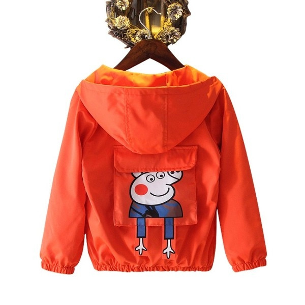 Ежедневно детско яке за момчета с джоб на гърба и цветна апликация в два цвята