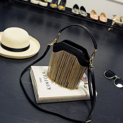 Geanta de dama eleganta din piele ecologica si decor metalic