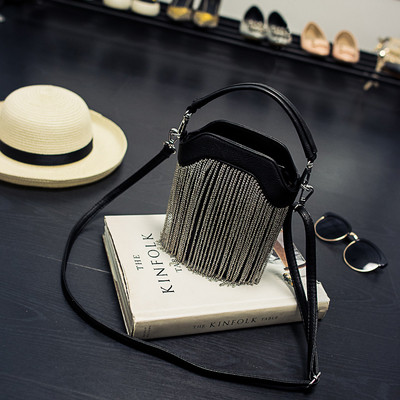 Geanta de dama eleganta din piele ecologica si decor metalic