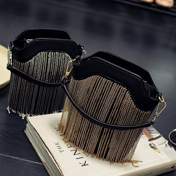 Geanta de dama eleganta din piele ecologica si decor metalic