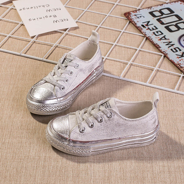 Adidași moderni pentru copii pentru o fată în patru culori