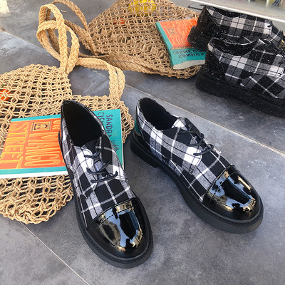 Pantofi retro dama in carouri din imitatie de piele - doua modele