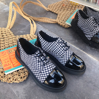 Pantofi retro dama in carouri din imitatie de piele - doua modele