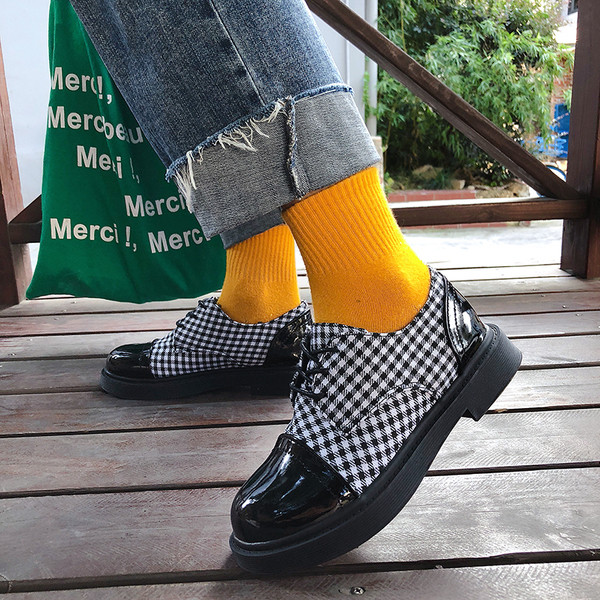 Pantofi retro dama in carouri din imitatie de piele - doua modele