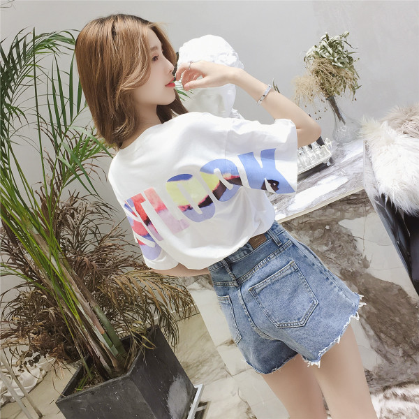 Bluză de damă modernă cu inscripții în două culori