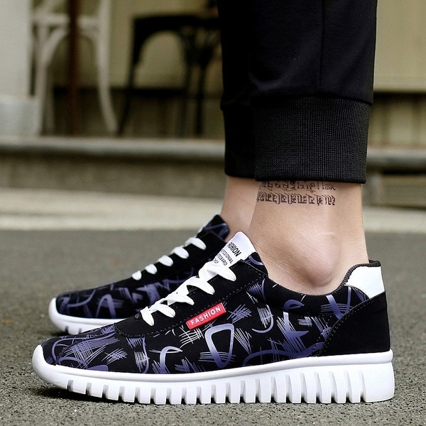 Adidasi pentru barbati in mai multe culori potriviti pentru utilizarea de zi cu zi