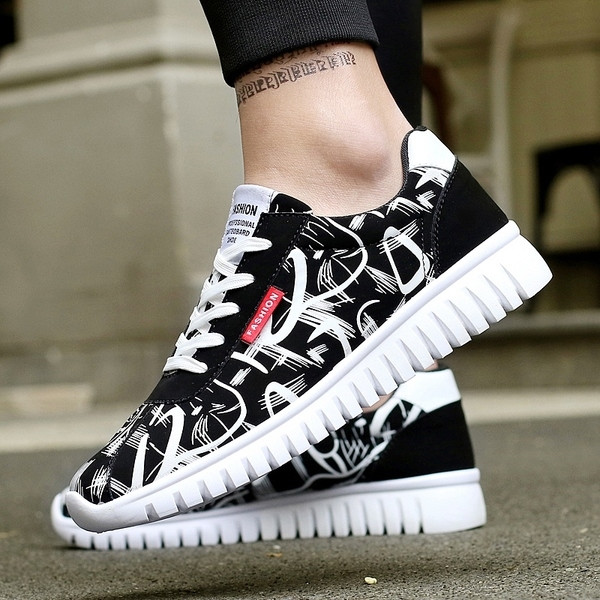 Adidasi pentru barbati in mai multe culori potriviti pentru utilizarea de zi cu zi