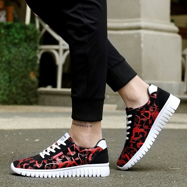 Adidasi pentru barbati in mai multe culori potriviti pentru utilizarea de zi cu zi