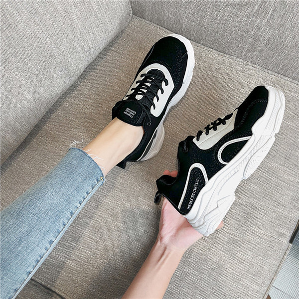 Modern női tornacipő könnyű platformmal - két színben