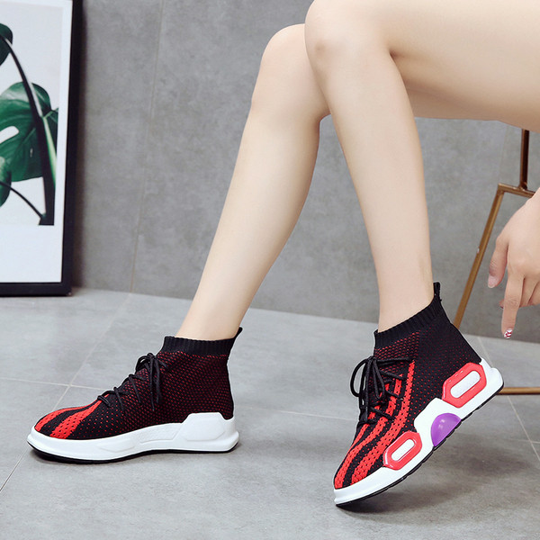 Μοντέρνα γυναικεία αθλητικά παπούτσια  σε δύο χρώματα