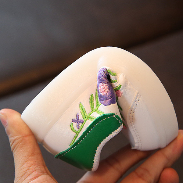 Tenisi de copii luminosi pentru fetita din piele ecologica cu broderie florala