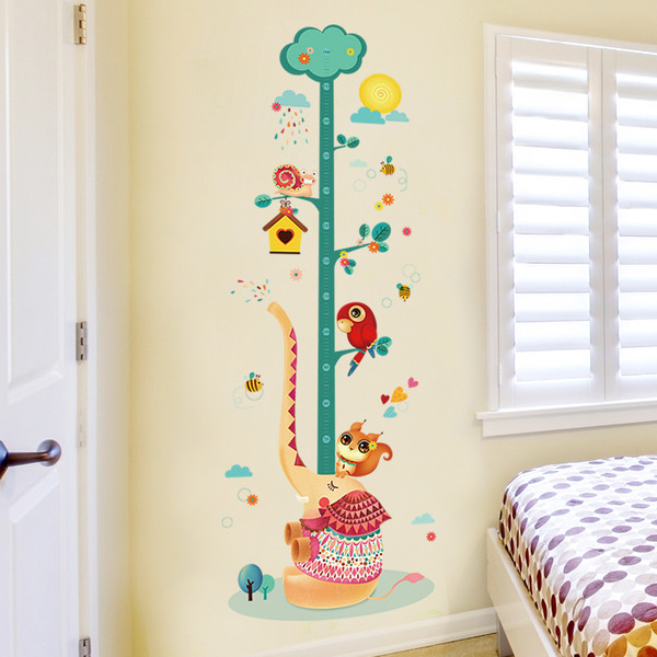 Autocolant colorat pentru decorarea camerei unui copil