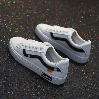 Спортни дамски кецове от еко кожа - два цвята