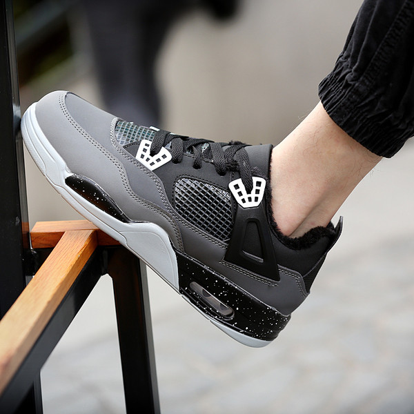 Модерни мъжки маратонки в няколко цвята