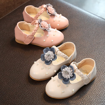 Модерни детски обувки с перли и 3D декорация в бял и розов цвят