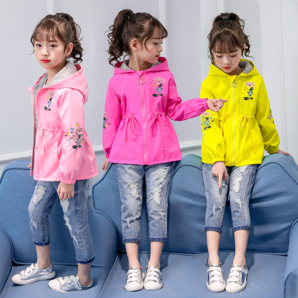 Μοντέρνο μπουφάν για κορίτσια με έγχρωμο κέντημα σε διάφορα χρώματα