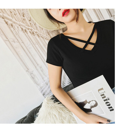 Небрежна дамска блуза с интересно деколте в два цвята