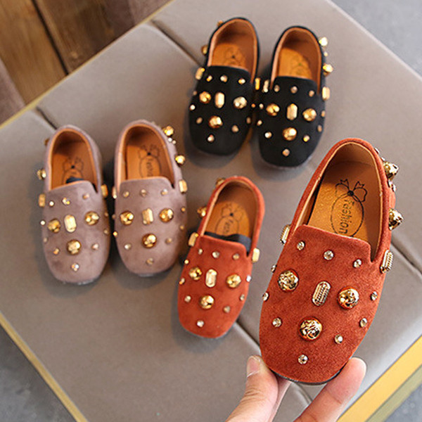 Modern gyerek mokaszinok lányoknak fém elemekkel három színben