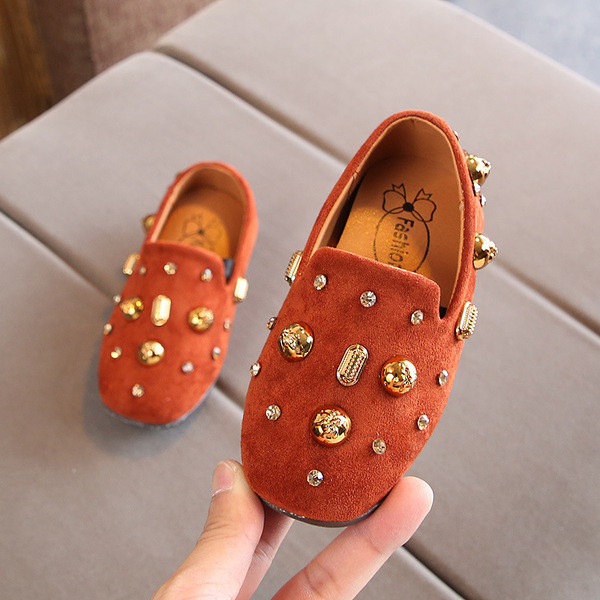 Modern gyerek mokaszinok lányoknak fém elemekkel három színben