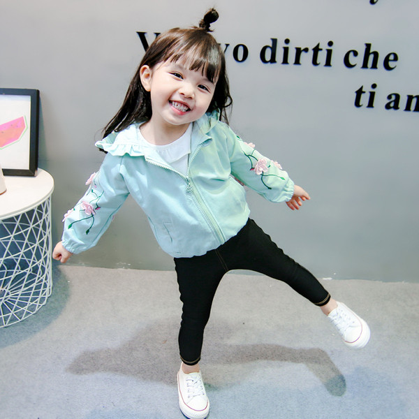 Μοντέρνο παιδικό μπουφάν με τρισδιάστατο στοιχείο στα μανίκια σε δύο χρώματα