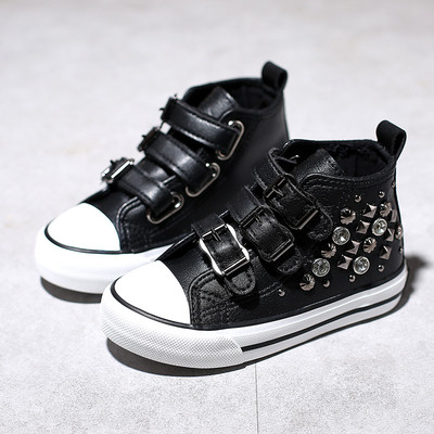 Детски кецове с декоративни камъни и капси в бял и черен цвят