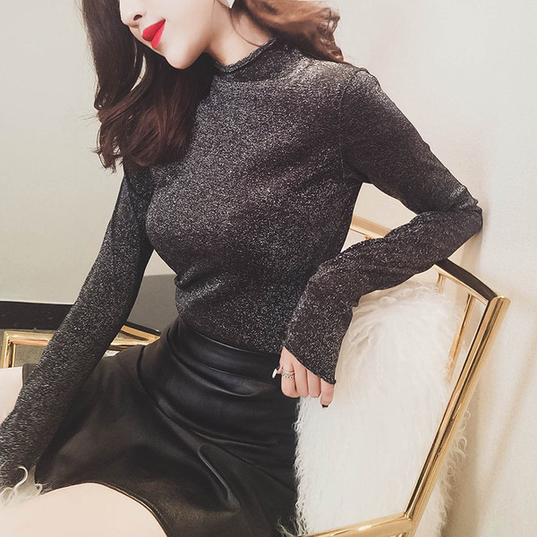 Bluza de dama eleganta cu guler semi-inalt in doua culori