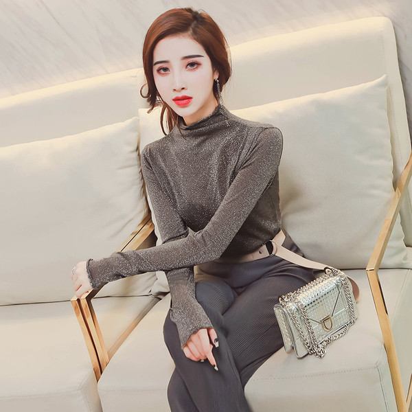 Bluza de dama eleganta cu guler semi-inalt in doua culori