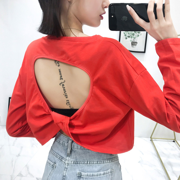 Модерна дамска къса блуза с интересен гръб в няколко цвята