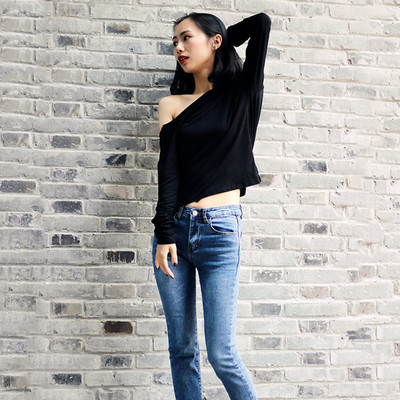 Елегантна дамска блуза с ефектен гръб в два цвята