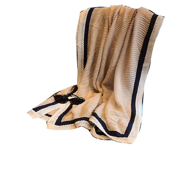 Eșarfă modernă de damă potrivită pentru utilizarea de zi cu zi