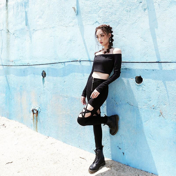 Divatos fekete női magas derekú nadrág