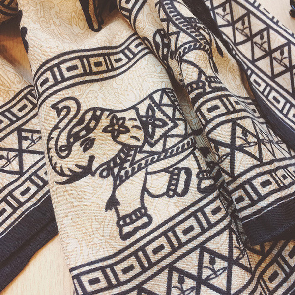 Esarfa dama din bumbac cu motive