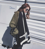 Női sál három színben szalagos elemmel