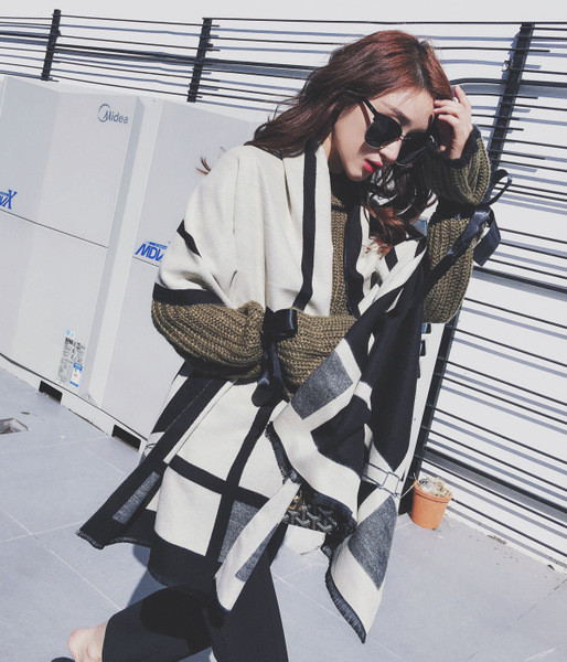 Női sál három színben szalagos elemmel