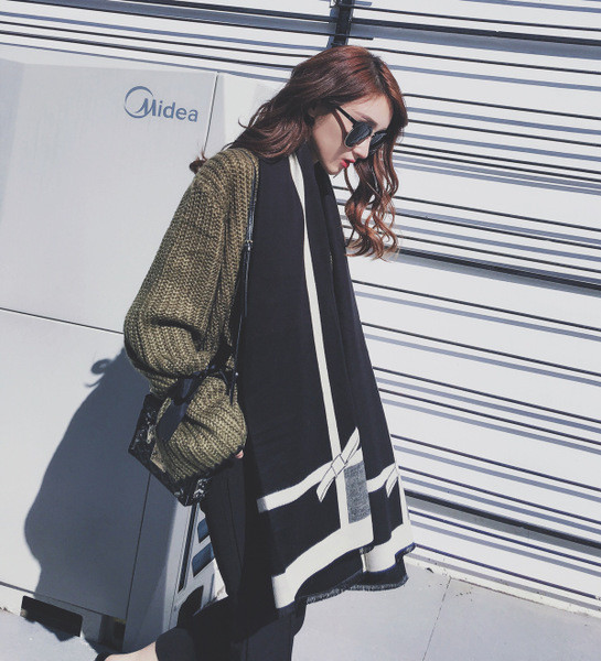 Női sál három színben szalagos elemmel