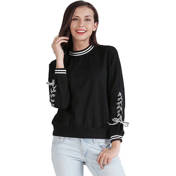 Μια casual γυναικεία μπλούζα με ένα μανίκι μανίκι σε διάφορα χρώματα