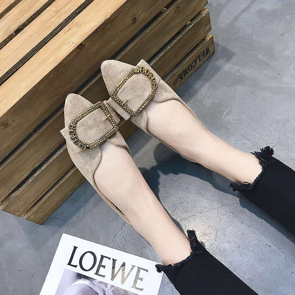 Pantofi ascuțiți de damă cu cataramă stilați în două modele